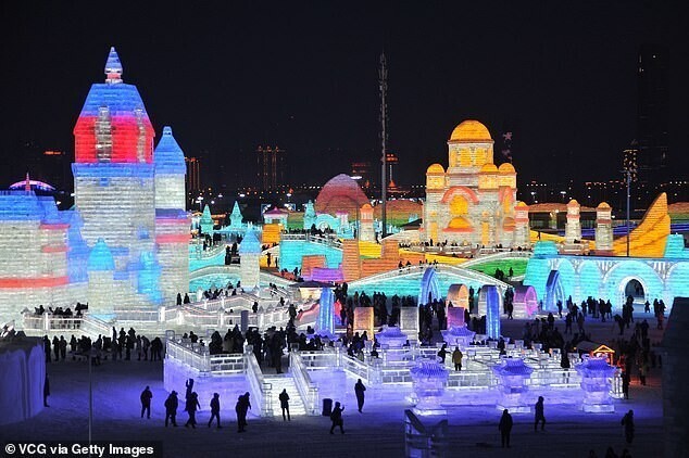 В Харбине открылся ежегодный фестиваль "Мир льда и снега"