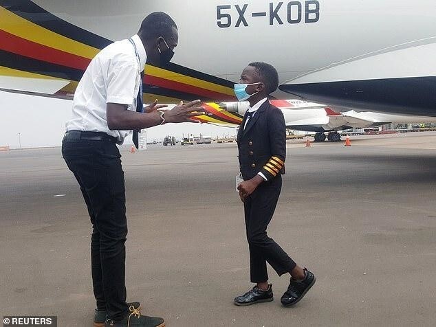Семилетний пилот из Уганды стал интернет-сенсацией
