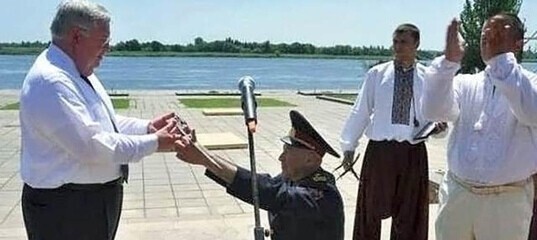  А зачем вообще Украине свои институты власти?