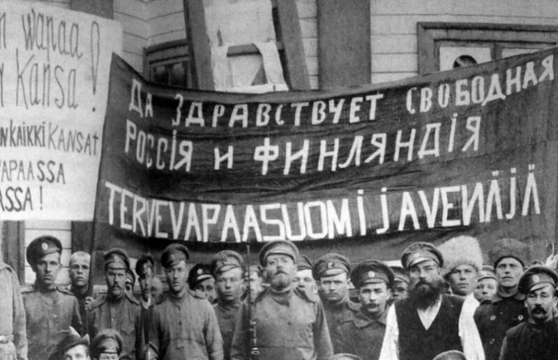 31 декабря 1917 года декретом совета народных комиссаров признается независимость Финляндии