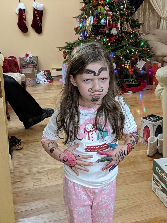 "Племяннице на Новый год подарили маркеры. Теперь не знаем, как это свести"