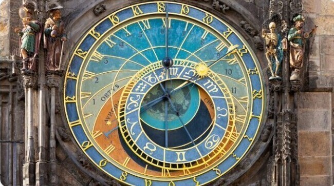 4. Старейшими башенными часами в мире, которые все еще работают, являются Пражские куранты (Чехия)