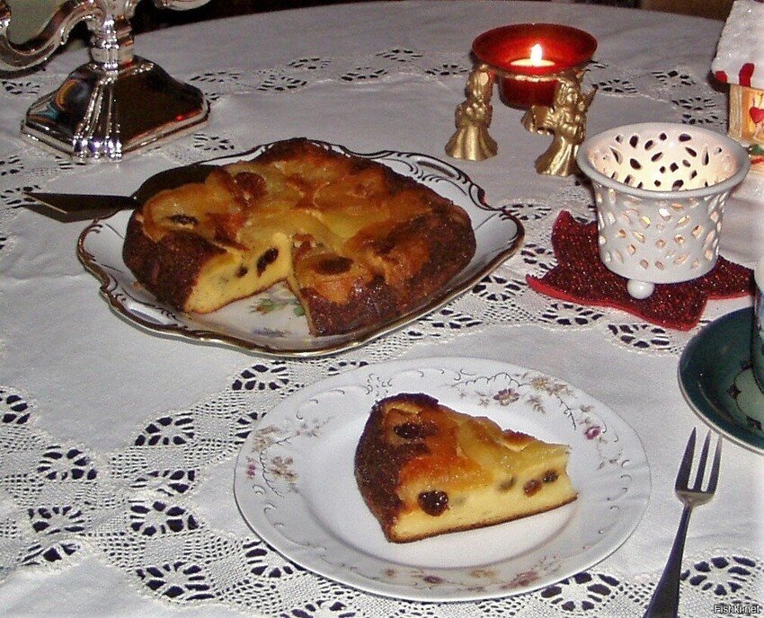 Творожный пирог с жареными яблоками и изюмом