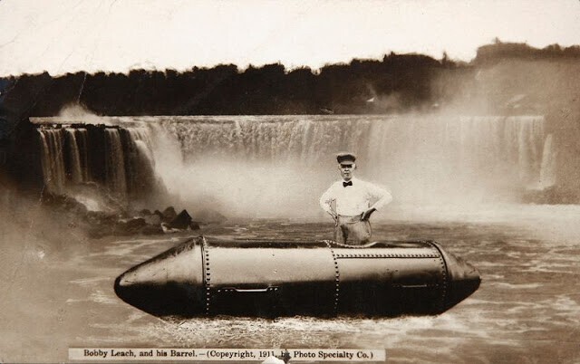 Бобби Лич и его бочка. Лич - первый мужчина, преодолевший Ниагарский водопад в бочке