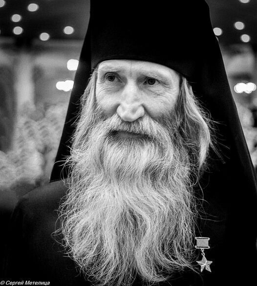 Единственный в мире монах - Герой Советского Союза: в миру полковник в отставке Валерий Борков, в иночестве - отец Киприан