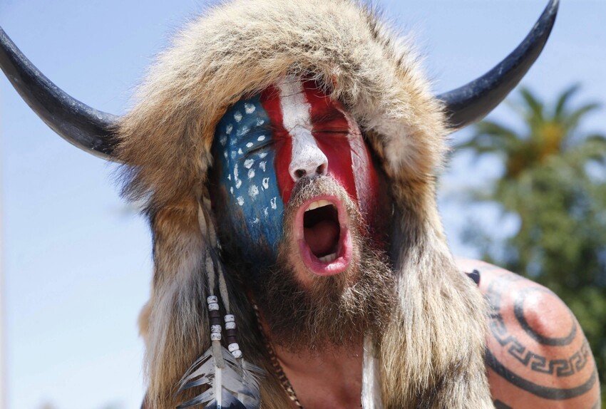 Новый житель страны мемов - "викинг" сражающийся за свободу в Америке