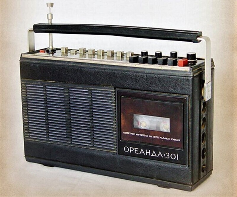 8 кассетных магнитол из СССР 1970-х