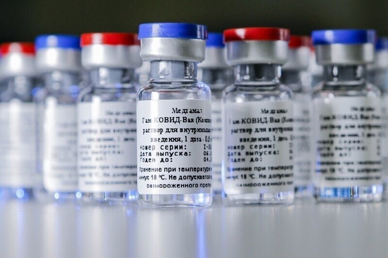 Bloomberg назвал причины доверять российской вакцине от коронавируса
