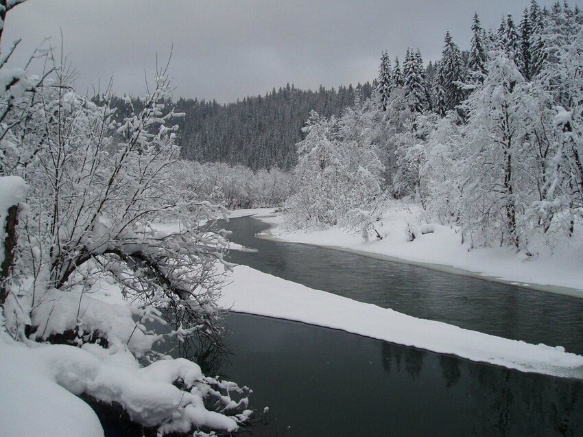 Горная река Миньяр зимой