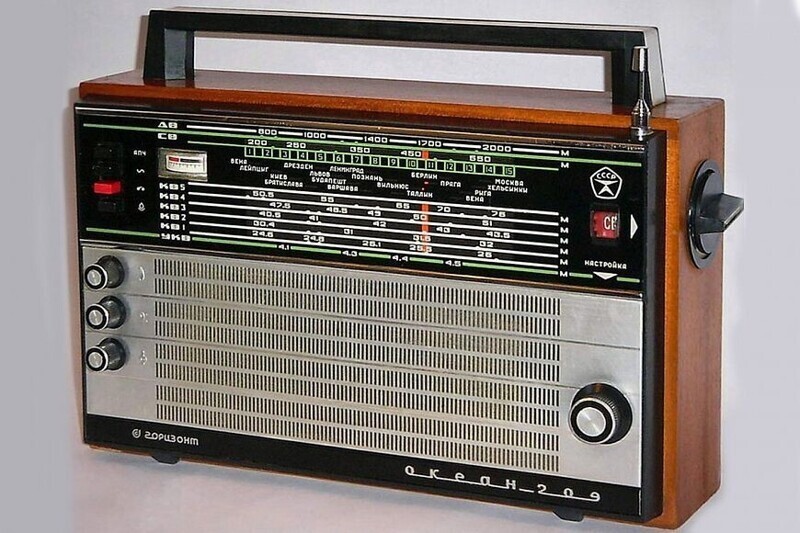 10 транзисторных приемников из СССР 1970-х Радио для геологов и политруков