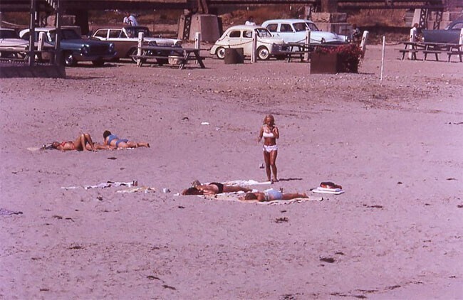 Девушки на пляже, Калифорния, 1967 год