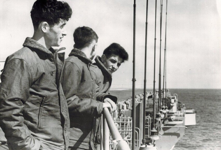 Как четверо советских парней 49 дней дрейфовали в океане без еды, пока их не спасли американцы