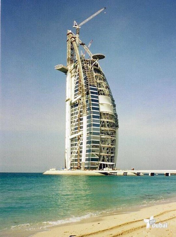 Строительство Burj al Arab, 1998 год