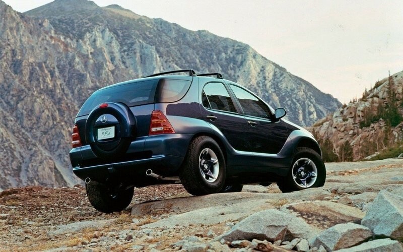 История кроссоверов Mercedes-Benz началась 25 лет назад с концепта AAVision