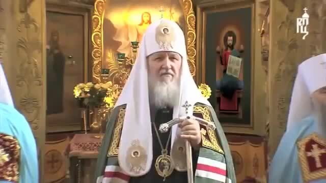 патриарх Кирилл показал подлинный гвоздь, которым прибивали к кресту Иисуса И... 