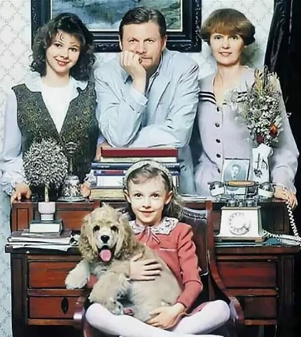 Виталий Соломин с семьей