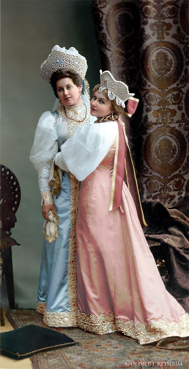 Анна Танеева (Вырубова) с сестрой