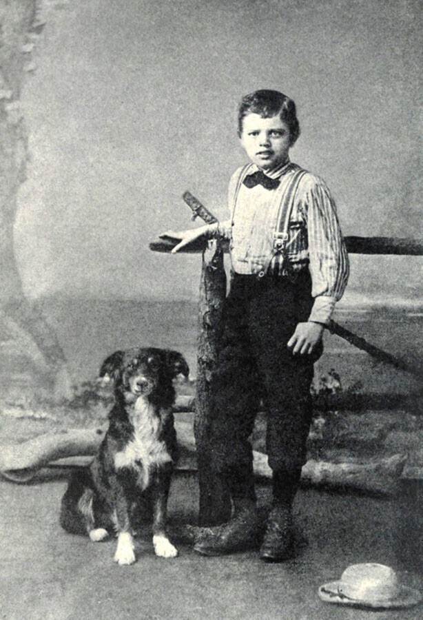 Джек Лондон и его пес Ролло, 9 лет, 1885
