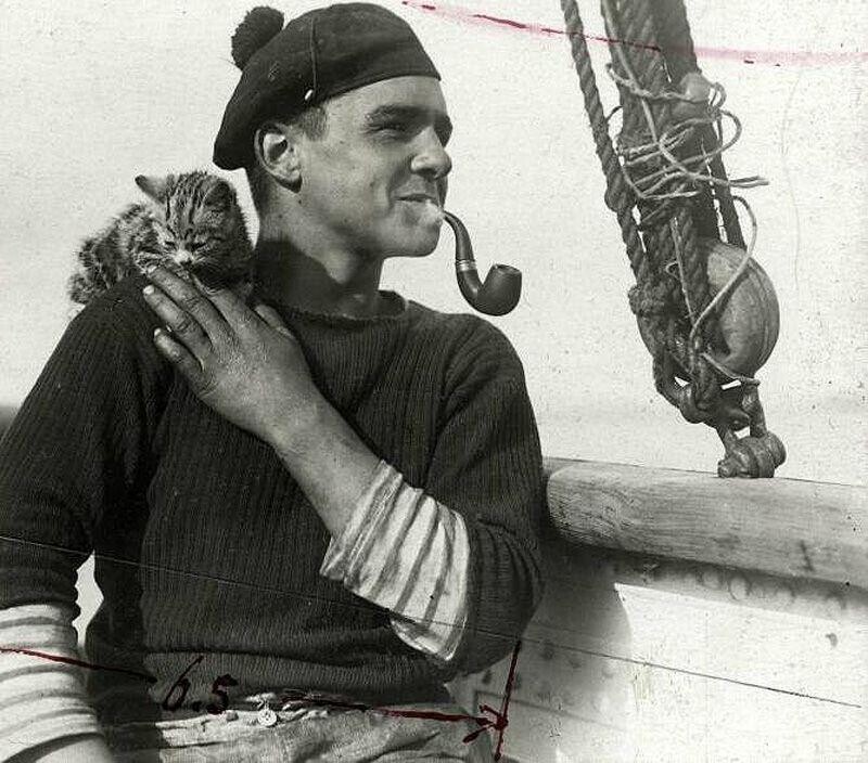 Моряк и котенок, 1912 год.