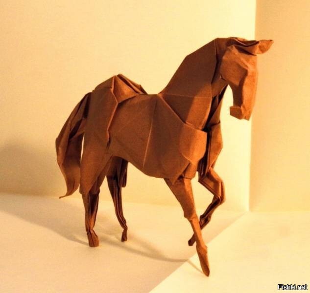 Лошадка, сложенная из одного квадратного листа, без использования ножниц и клея
