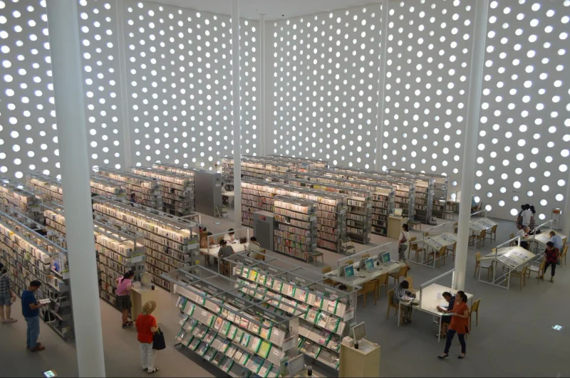 Библиотека Канадзава Умимираи, Япония