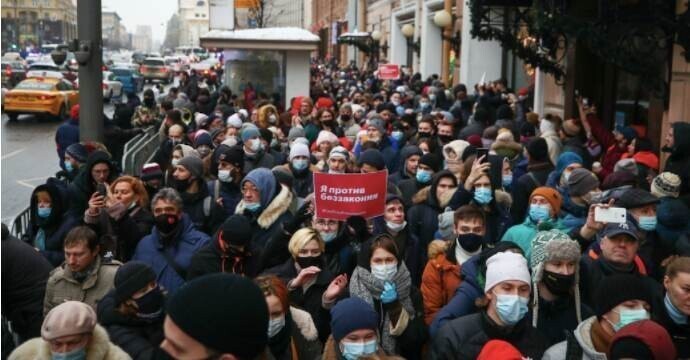 «Будут качать вдолгую»: Лукашенко сравнил протесты в России и Белоруссии