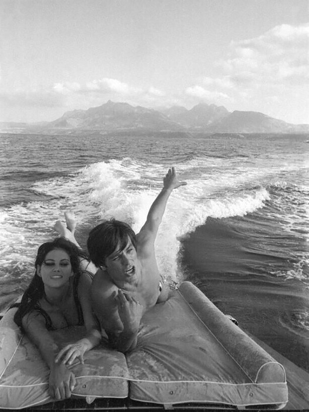 Клаудиа Кардинале и Ален Делон во время съемок "Леопарда", выходной, Сицилия, 1962 год