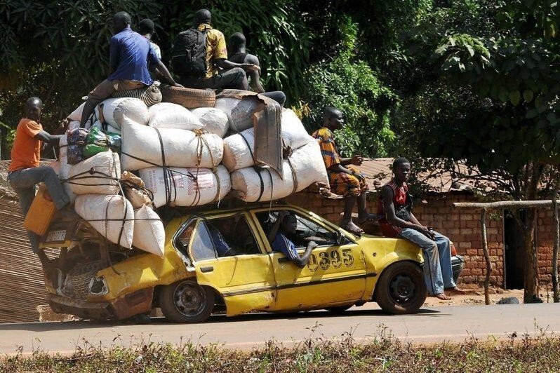 Машина в Африке - роскошь и поэтому эксплуатируют ее нещадно, до последнего