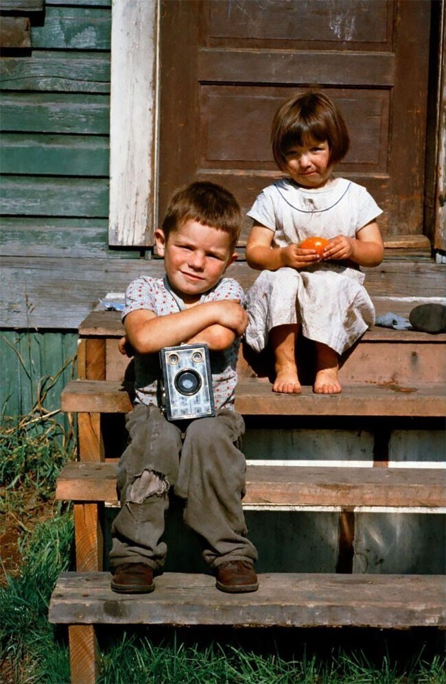 Мальчик с бокс-камерой, 1960 год