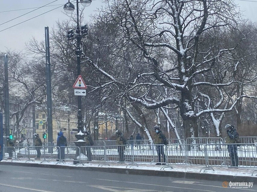Дизайнер перенес имперских штурмовиков на улицы протестного Петербурга