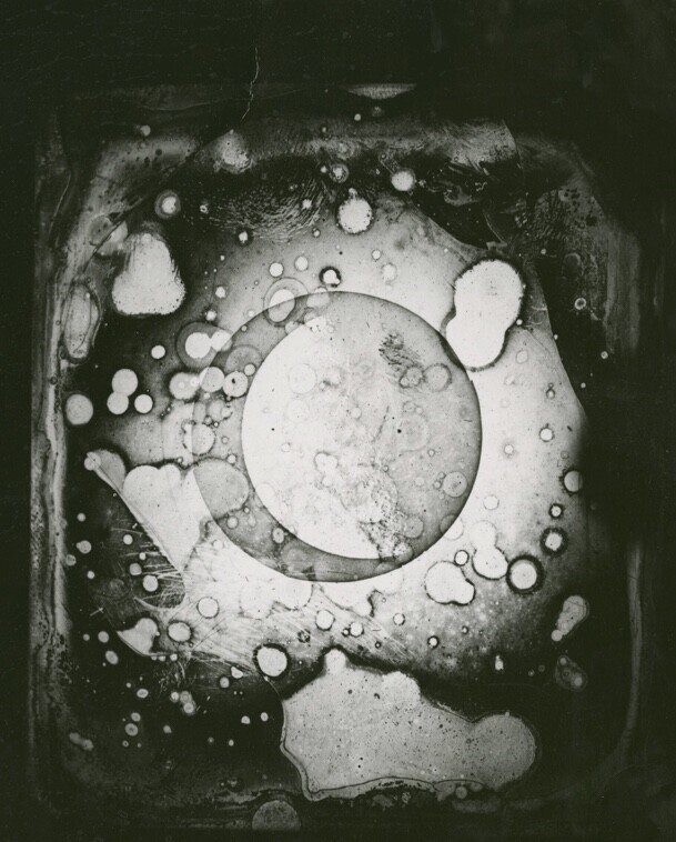 33. Первая в истории фотография Луны, 1840 год