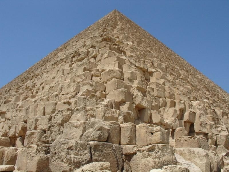 2. Пирамиды строили вовсе не рабы
