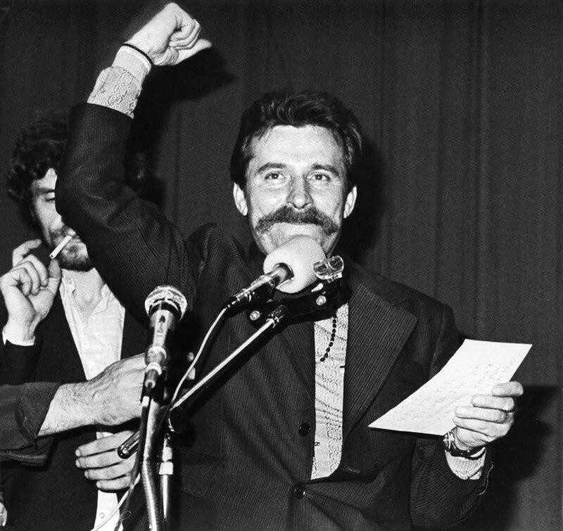 Председатель забастовочного комитета Лех Валенса на судоверфи в Гданьске, где он работал электриком, 1980 год