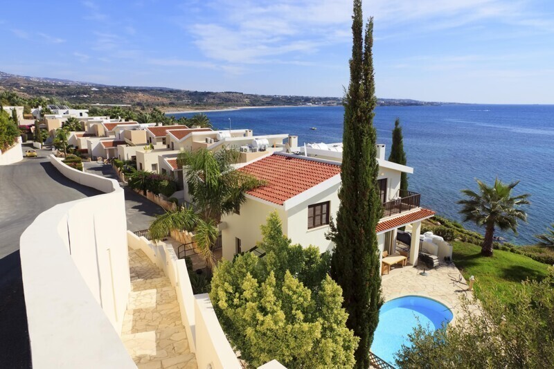 В каких странах Европы можно купить жильё у морского побережья по цене столичной квартиры
