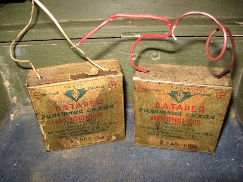 Приборная Марганцево-Цинковая Галетная. Такие батареи использовались во многих военный и гражданских ламповых приборах 1940-1960-х годов, в основном для питания анодных цепей.