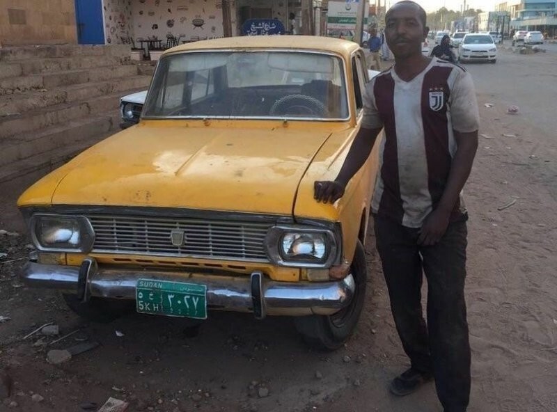 В Судане обнаружен ранний «Москвич-2140»: он там работал в столичном такси