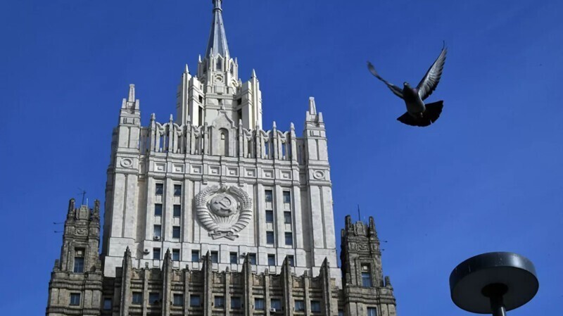 А вот нефиг по московским судам шастать