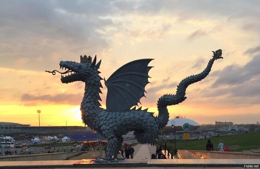 Сегодня в столице Татарстана в небе видели покровителя Казани змея Зиланта