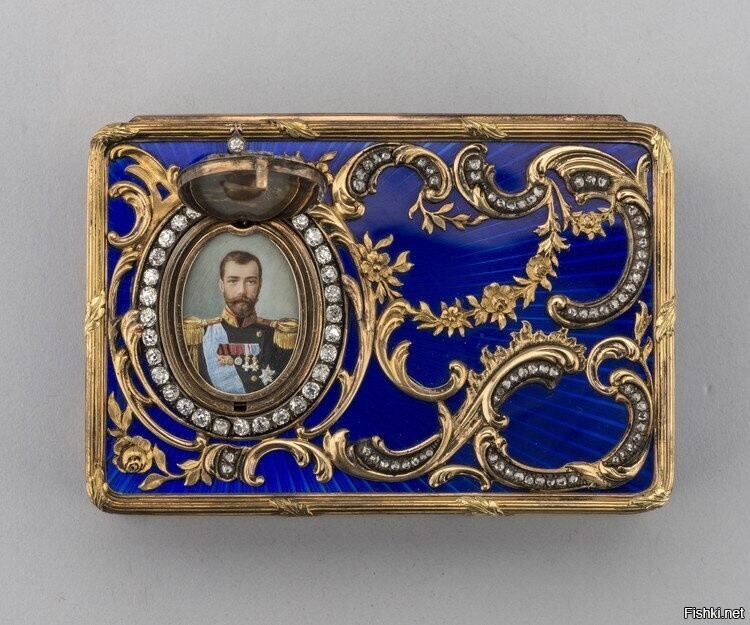 Табакерка с монограммой и портретом Николая II