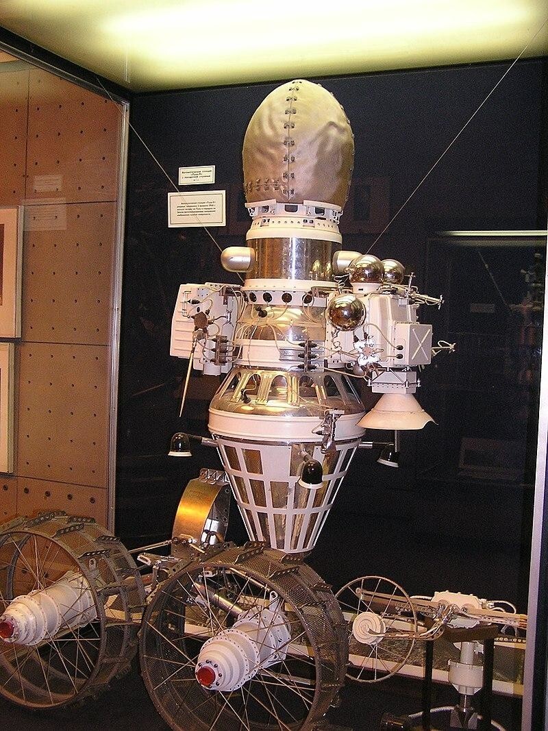 «Луна-9» — советская автоматическая межпланетная станция для изучения Луны и космического пространства.