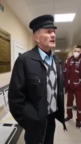 Белорусская революция в лицах, - дед воюет с врачами скорой помощи 