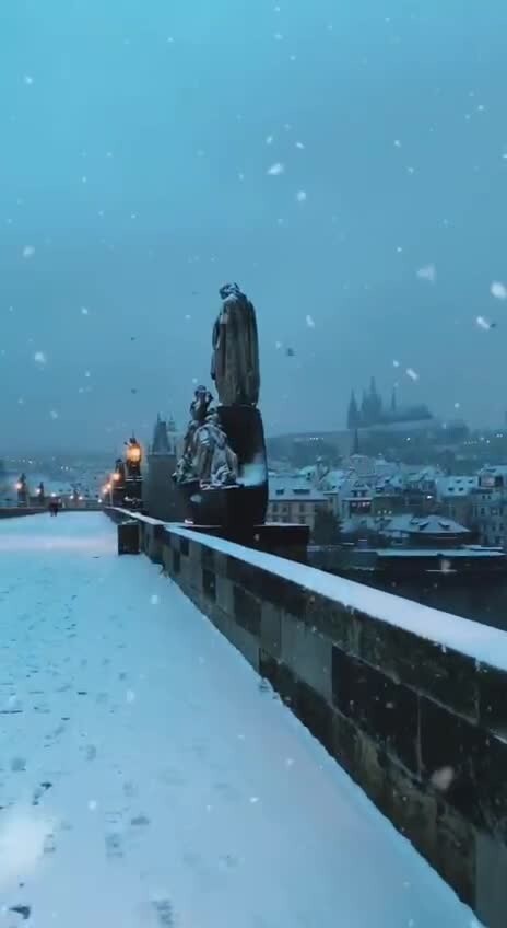 Ну, спокойной ноченьки с зимней Прагой 