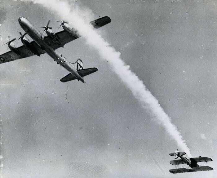 29. «Несостоявшееся столкновение во время авиашоу», 1950 год