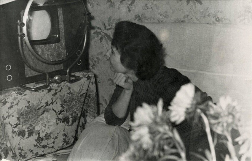 За просмотром телевизора КВН-49, 1950 - 1955 год