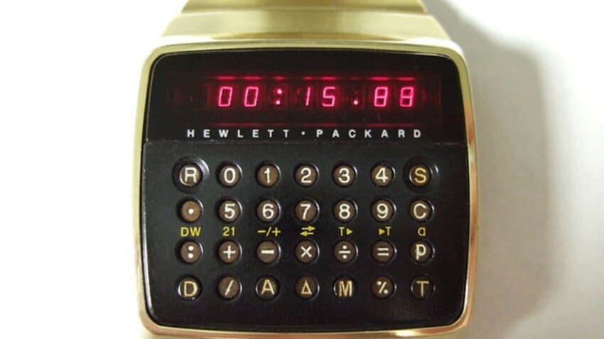 Первые по-настоящему умные часы были выпущены в 1977 году и стоили 695 долларов