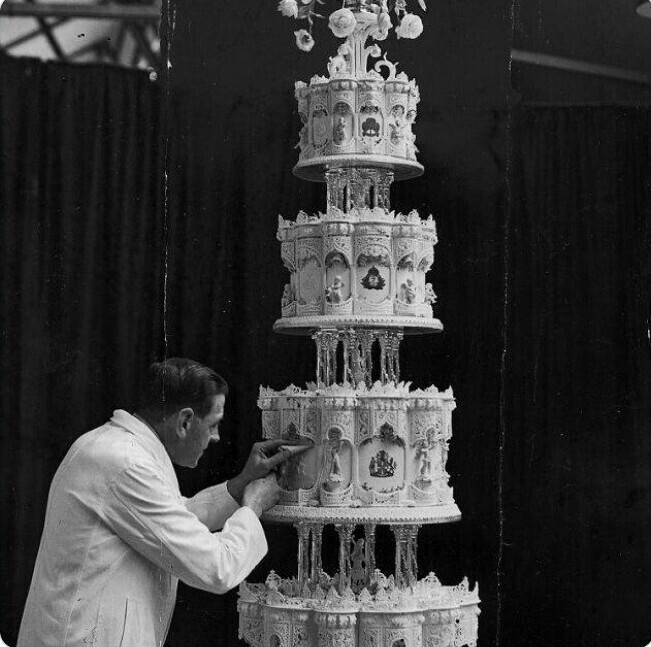 14. Свадебный торт королевы Елизаветы II, 1947 год