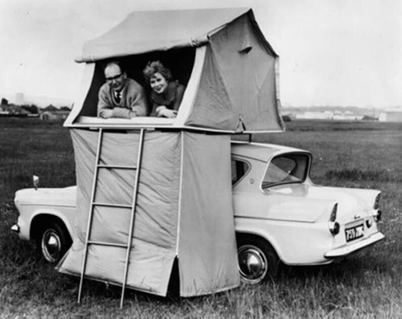 Двухместная палатка, установленная на крыше автомобиля, 1960-е