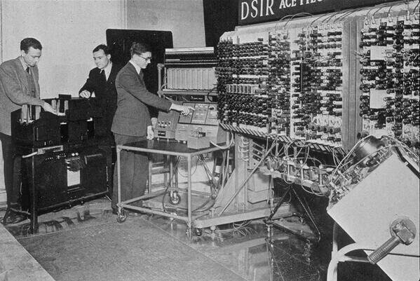 Самый быстрый компьютер в мире в 1950 году. Частота работы процессора аж целый 1 МГц