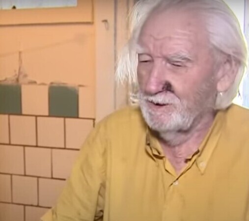 97-летний дед избил палкой сноху, помешавшую его утехам с проституткой
