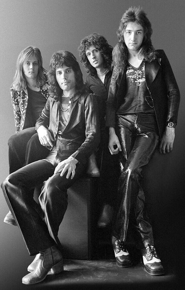 Британская рок-группа Queen на своей первой фотосессии, 1974 год